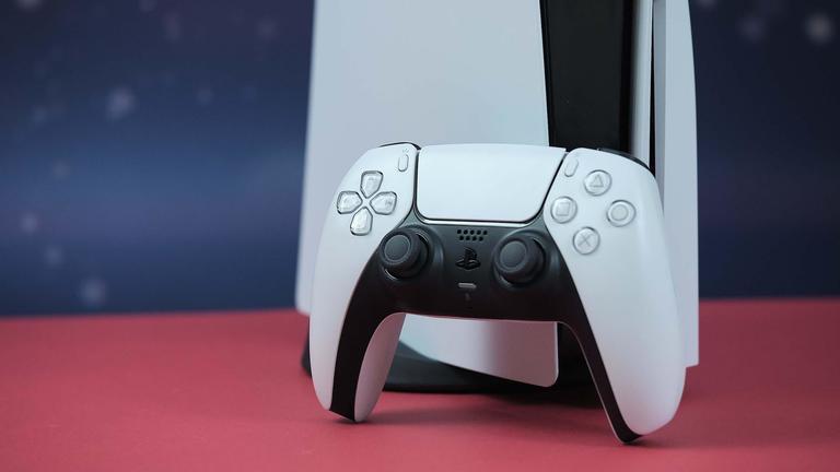 Compró una PS5  y recibe un pedazo de block