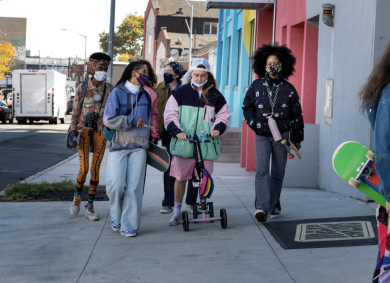 BETTY (TEMPORADA 2) Crystal Moselle