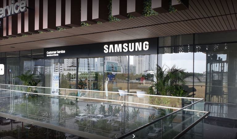 Conozca los servicios del soporte al usuario disponible en las tiendas Samsung