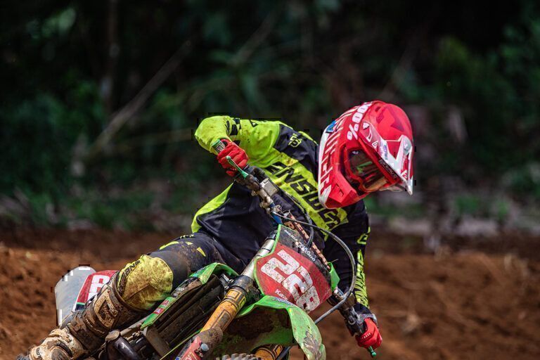 El equipo Kawasaki se aferra al podio del Campeonato Nacional de Motocross