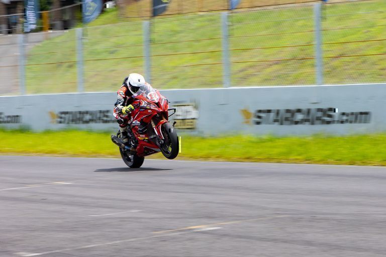 Iván Sala campeón de la categoría Super Bike 1000cc del Campeonato AMA SuperBike Castrol Actevo 2024