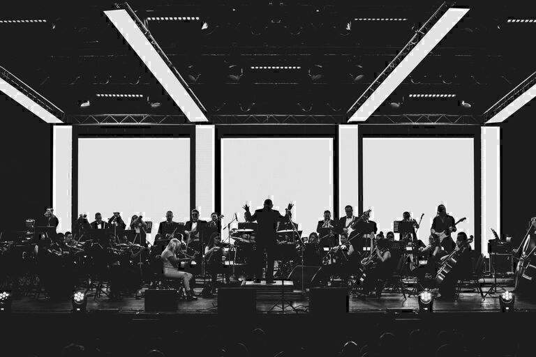 LA ORQUESTA FILARMÓNICA DE COSTA RICA SE VIENE TRIBUTO A LOS ÁNGELES AZULES PARA COMENZAR EL AÑO CON ESPIRITU FESTIVO