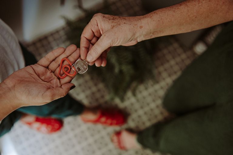 Airbnb Comparte Consejos para un Viaje Seguro y sin Contratiempos en Estas Fiestas