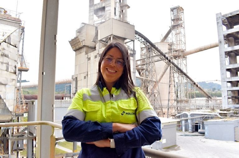 Derribando barreras: el avance del liderazgo femenino en la industria de la construcción