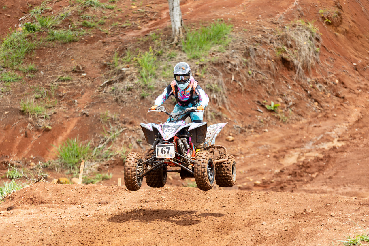 Isabela Rodríguez hace historia en el cuadracross: gana la categoría Novatos entre hombres