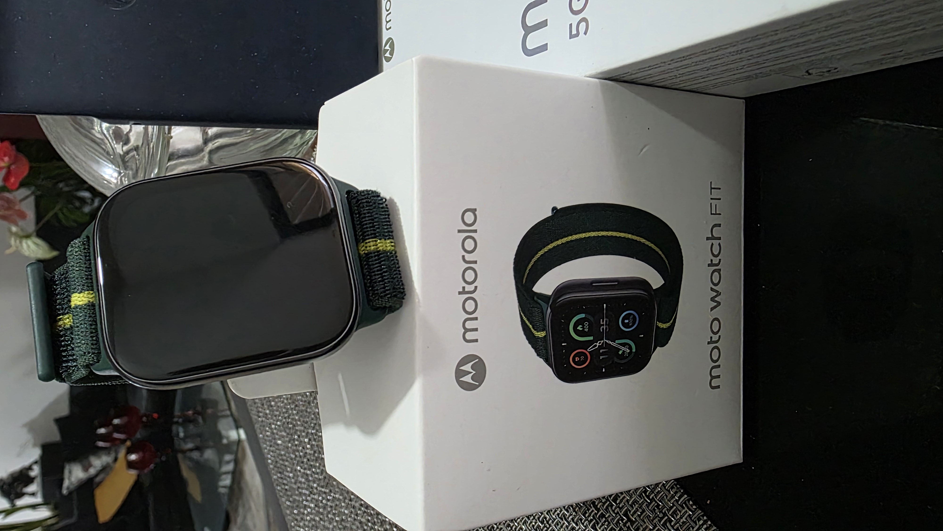 Moto Watch Fit: el reloj para gente real (que no quiere vivir pegada al cargador)