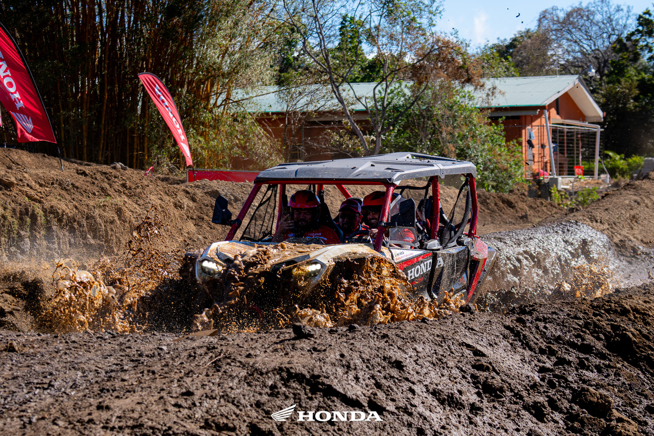 Más de 100 clientes vivieron la experiencia del Test Drive 360 de Honda Motos