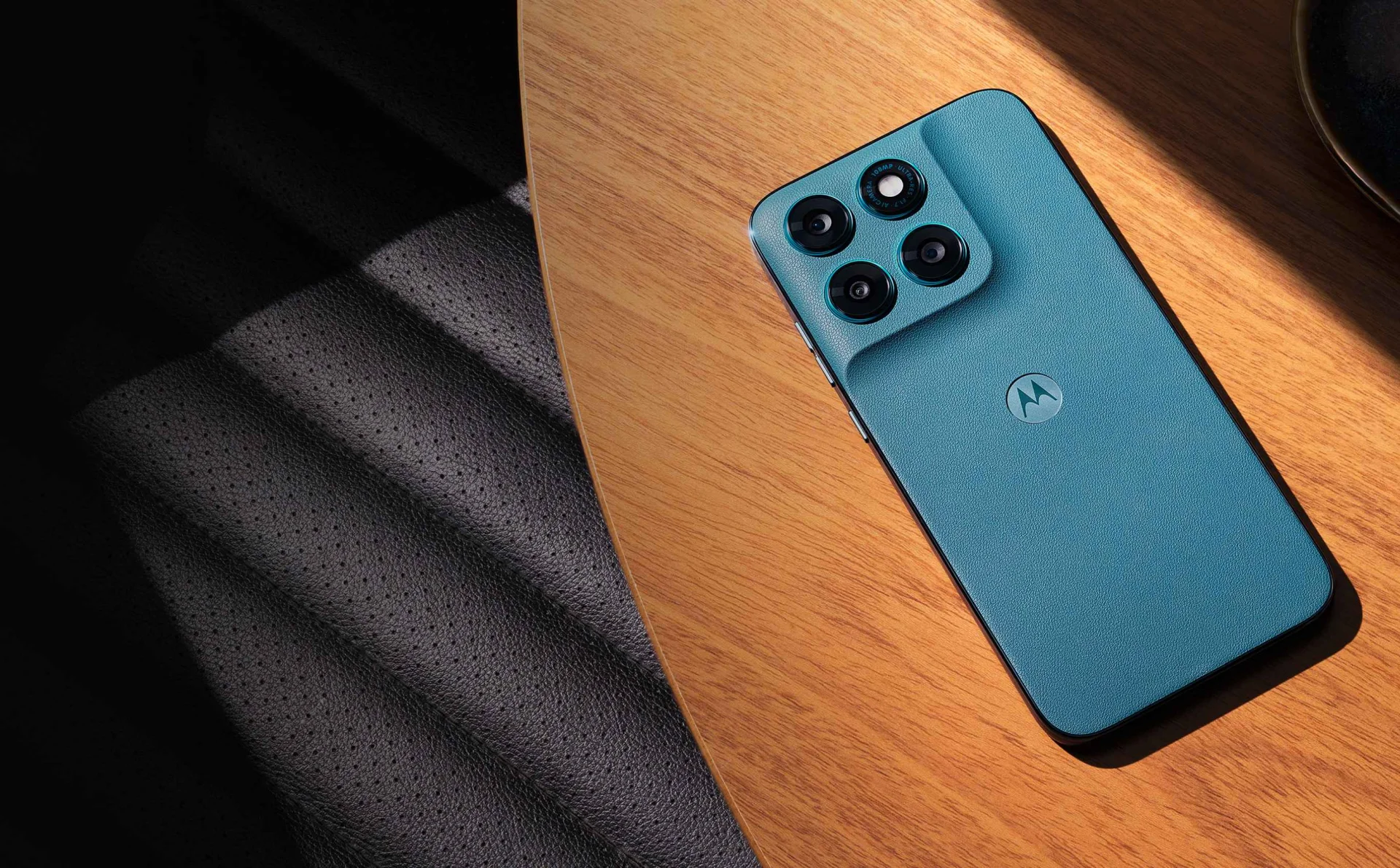 moto g17 & moto g77 disponibles en Costa Rica:  cámaras inteligentes en smartphones diseñados para la creatividad y la durabilidad
