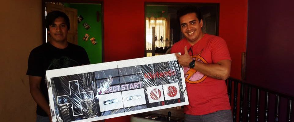 Yeiner Fernández: creador de muebles muy geeks