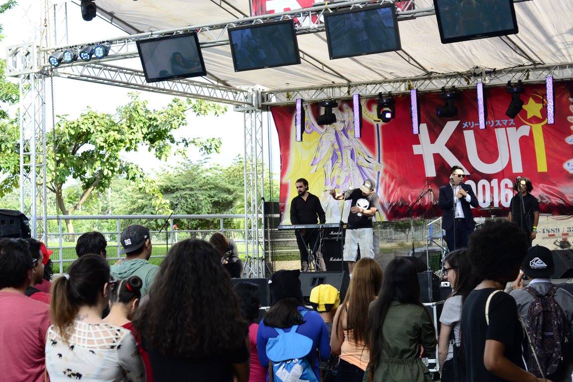 El agua no desalentó a los fans para hacer del KURI 2016 el evento más grande del año