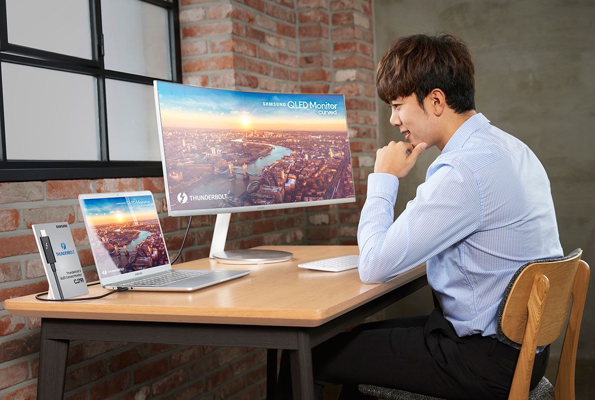 Samsung presenta el primer monitor curvo QLED Thunderbolt 3 en el CES 2018