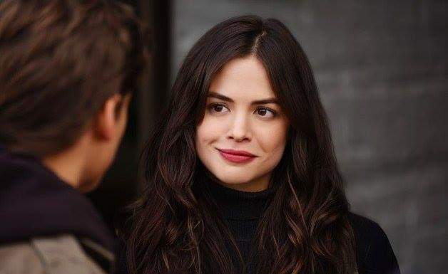 Titans: Donna Troy en su traje clásico de Wonder Girl