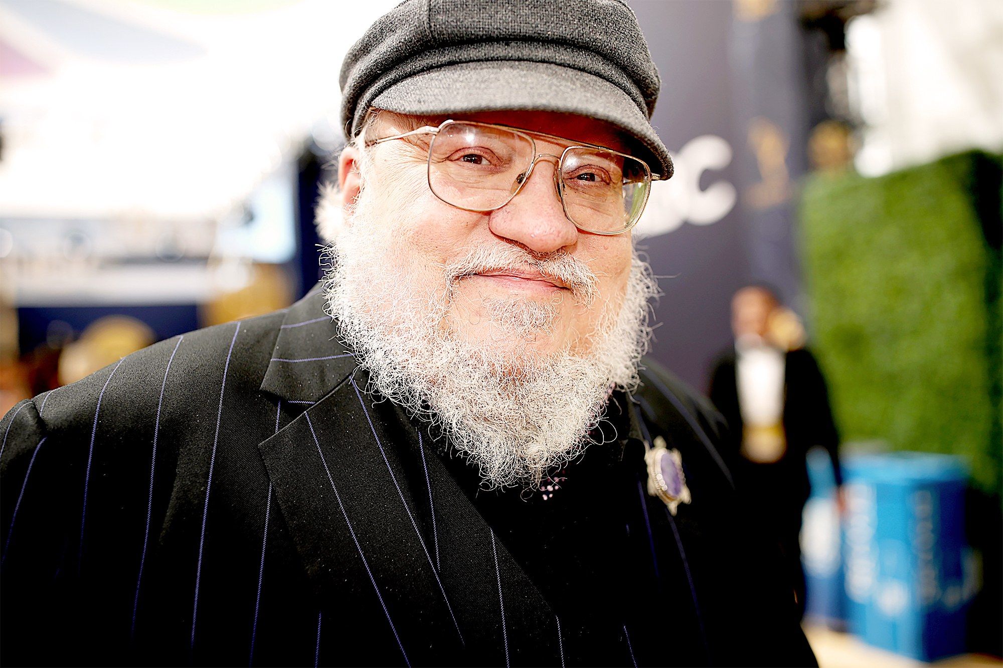 Hulu estaría desarrollando dos series de Wild Cards de George R. R. Martin