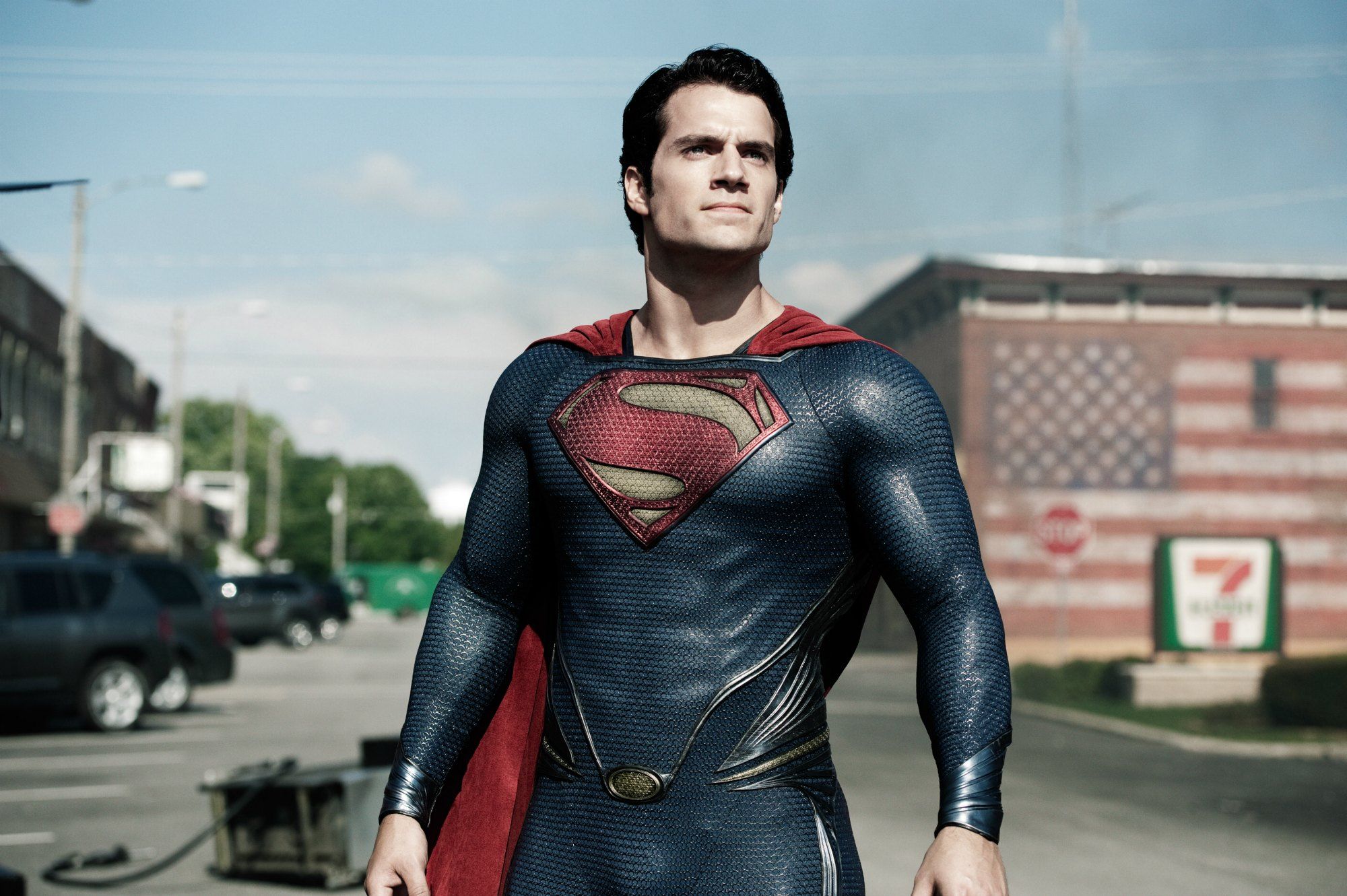 Henry Cavill comparte una misteriosa imagen de Superman con traje negro