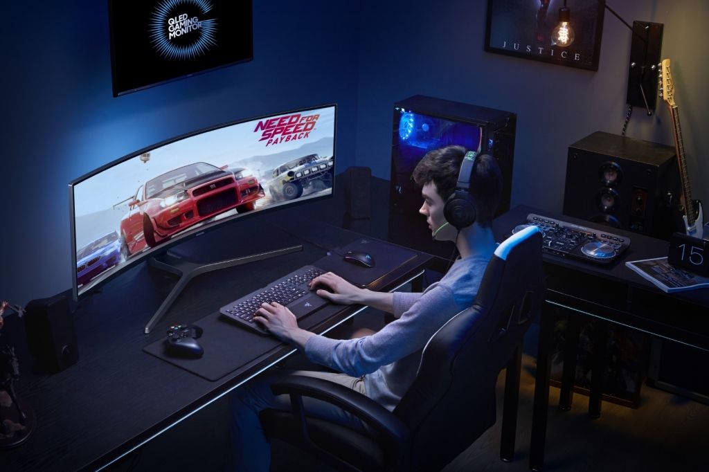 Los monitores curvos de Samsung ofrecen una experiencia realista y profesional a los gamers de hoy