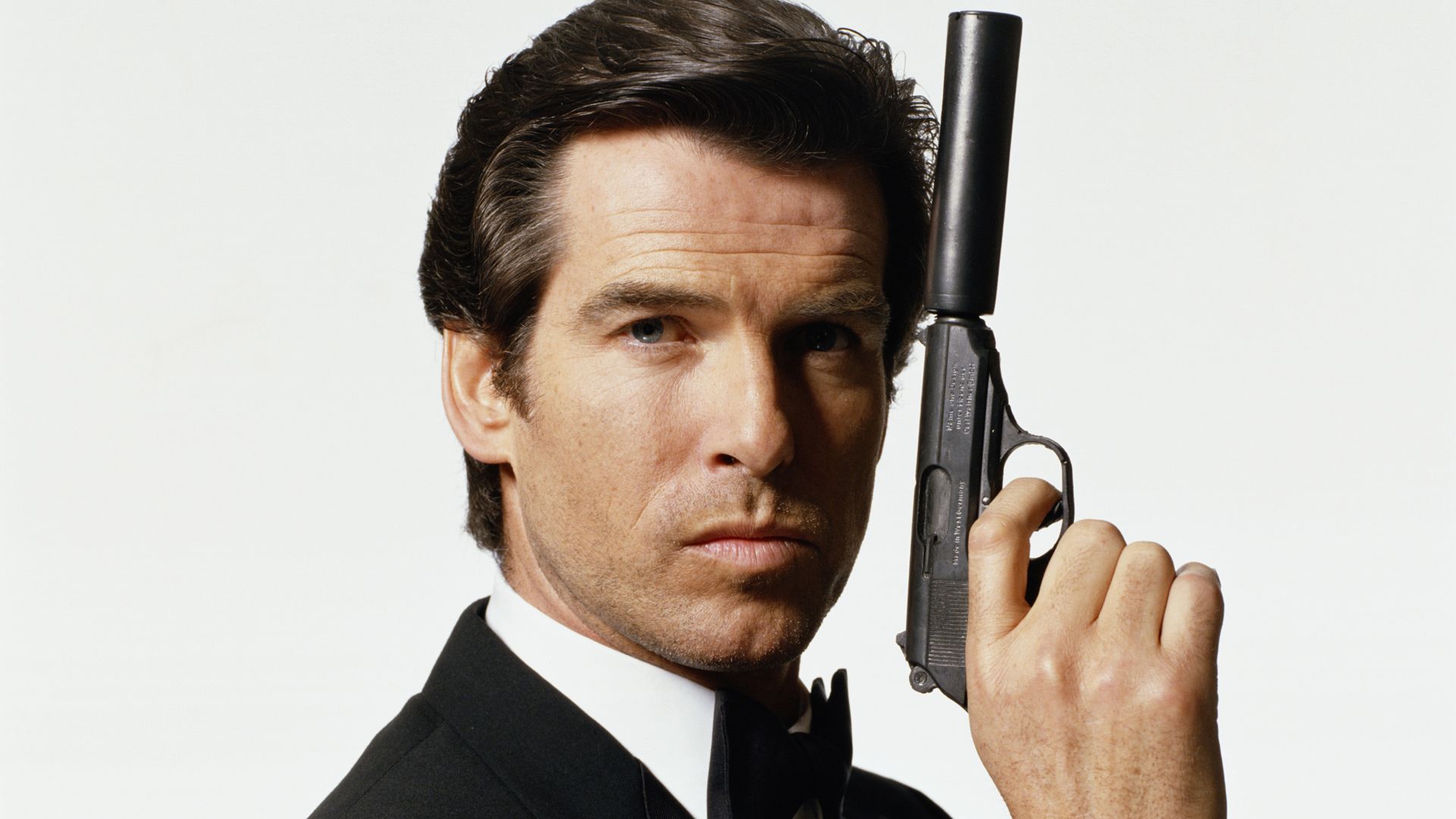 Pierce Brosnan a favor de una mujer agente 007