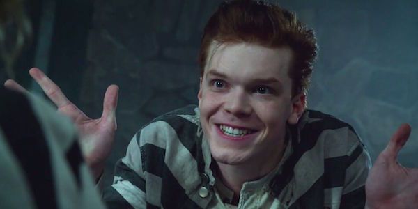 Mira a Cameron Monaghan vestido como un icónico villano en Gotham