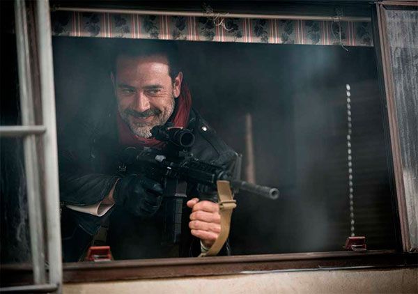 Mira esta nueva imagen de Negan para la séptima temporada de The Walking Dead