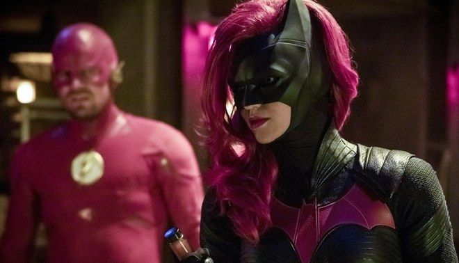 Elseworlds: Supergirl elogia a Batwoman