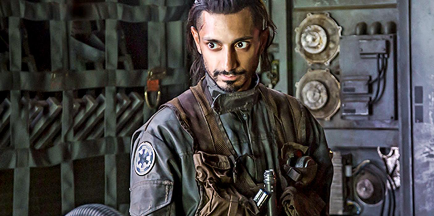 ¿Quién es Bodhi Rook en Rogue One y por qué lleva una insignia del Imperio?