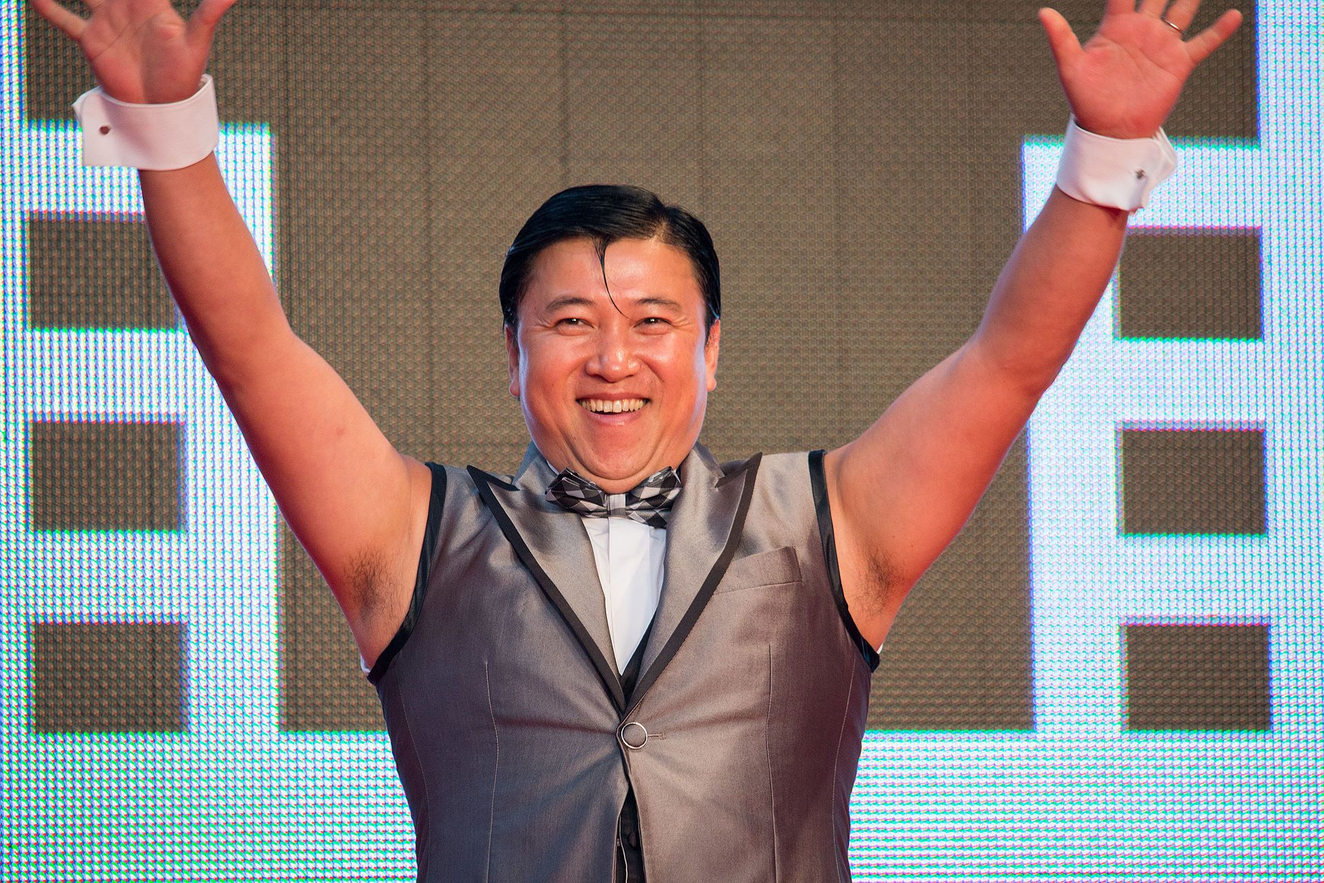 Sugichan, el humorista japonés más “salvaje” hace su debut en YouTube!