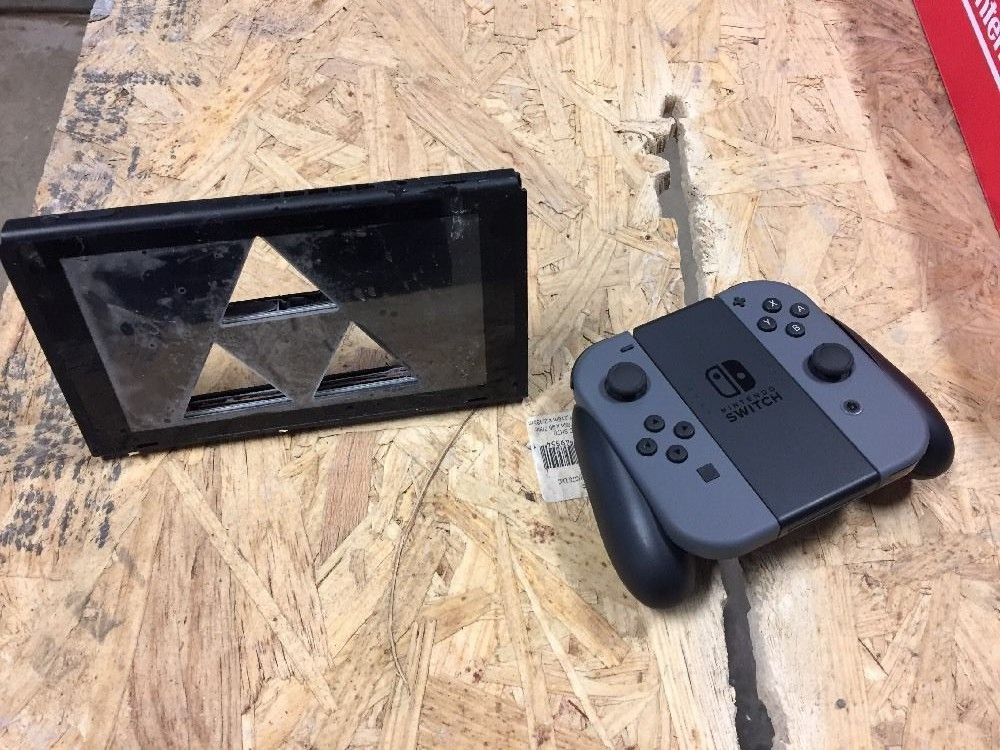 Venden un Nintendo Switch destrozado por más de 75.000 dólares