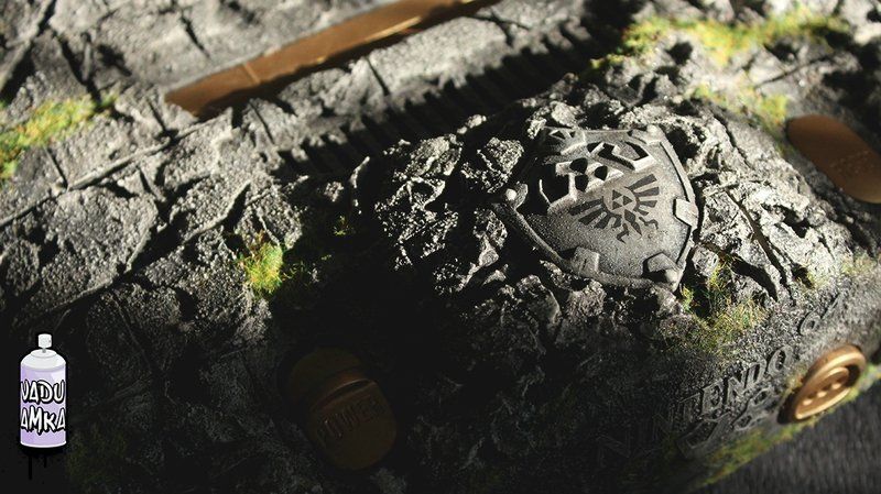 Nintendo 64 decorado al estilo The Legend of Zelda: Ocarina of Time