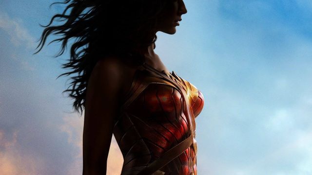 Así de espectacular es el nuevo póster de Wonder Woman